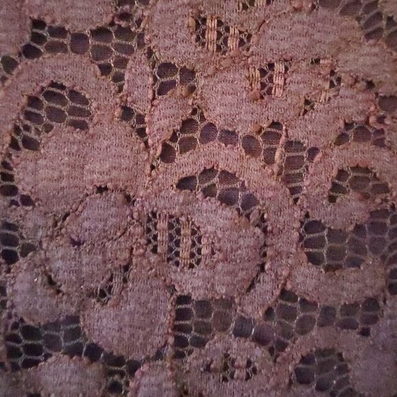 Like new deep red burgundy short sleeve tunic size m with lace overlay front - Picture 5 of 10